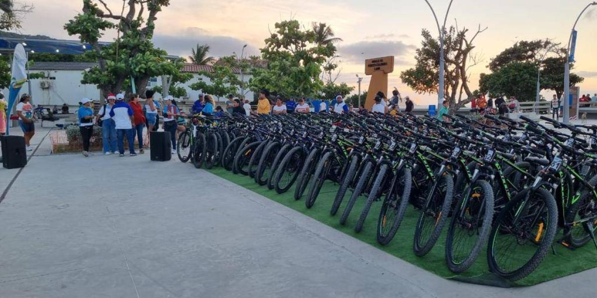 El municipio dispone de 100 bicicletas que se prestan a la  comunidad para los bici-paseos y ciclo rutas.