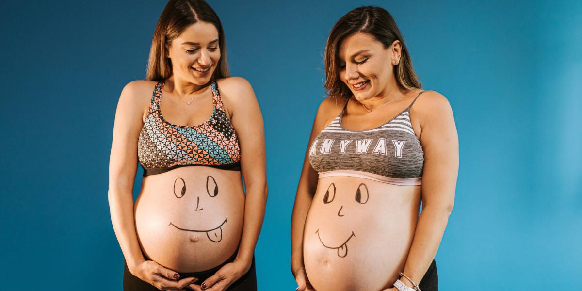 Al enterarse que ambas estaban embarazadas bromeaban sobre la idea de dar a luz juntas.