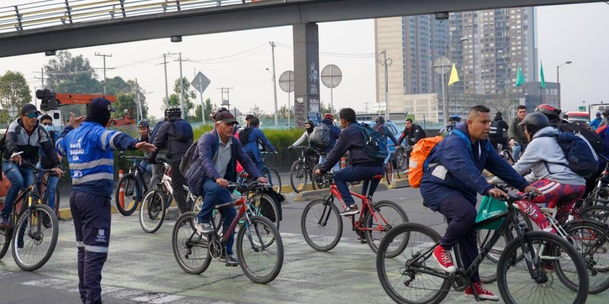 Se estima que 16.000 personas se mueven en bicicleta durante el día sin carro.