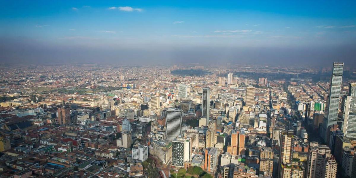 Así se ve Bogotá durante la emergencia ambiental por la mala calidad del aire.