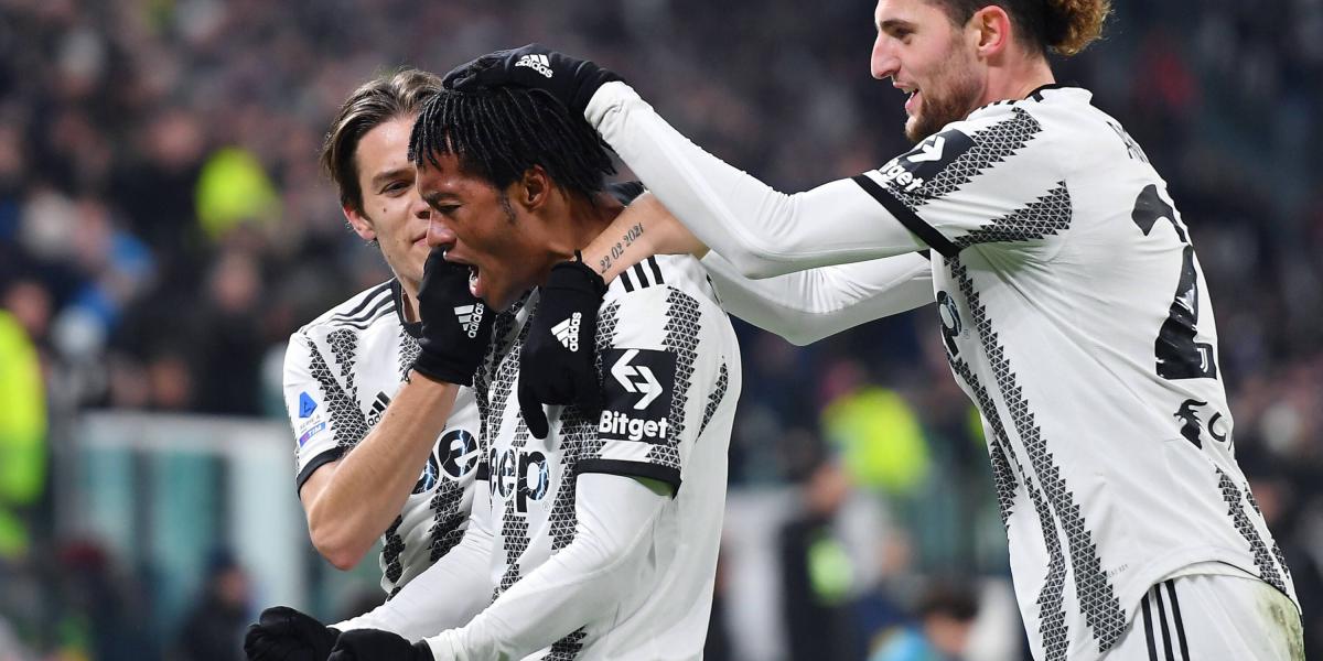 Juan Cuadrado celebra gol con Juventus.