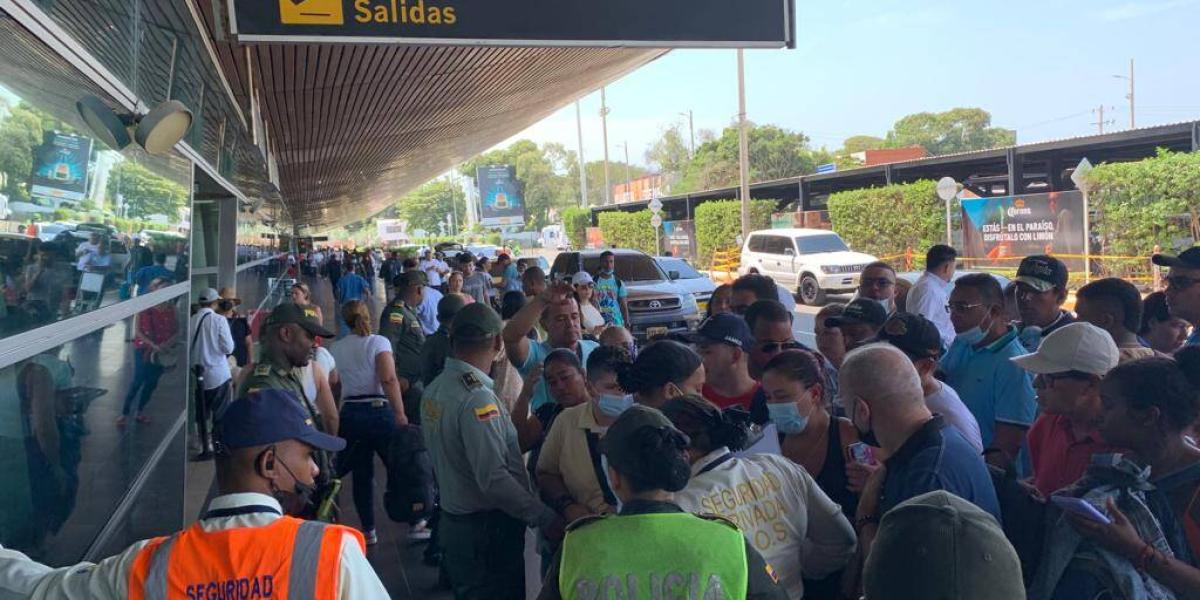 Caos en Aeropuerto de Cartagena por Viva Air