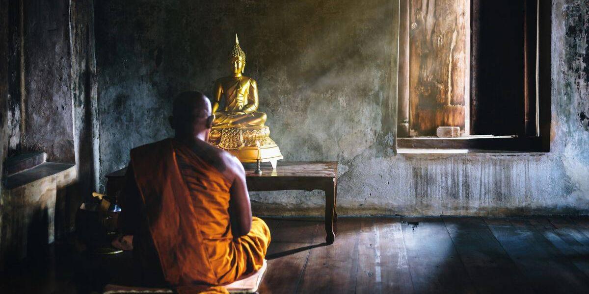 El budismo es una religión y felosofía basada en las enseñanzas del Buda Guatama.