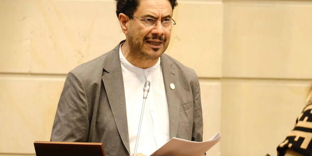 Iván Cepeda, senador y negociador de paz con el Eln.