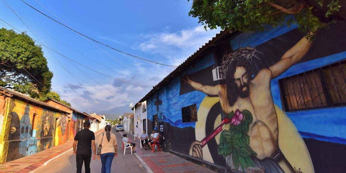 Cesar: murales sobre Semana Santa en San Diego