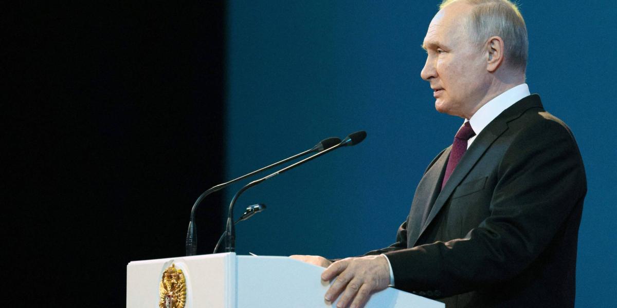 El presidente ruso, Vladimir Putin, pronuncia un discurso dedicado al Día de la Cosmonáutica de Rusia en el Kremlin de Moscú el 12 de abril de 2023, en el Día Internacional de los Vuelos Espaciales Tripulados.