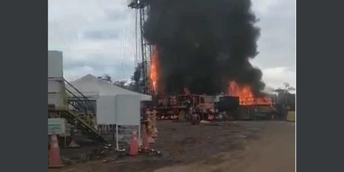 Incendio en pozo petrolero de Barrancabermeja.