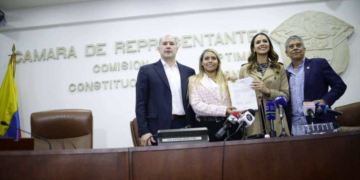 En la comisión séptima de Cámara de Representantes se llevó a cabo la radicación de la ponencia de la reforma laboral en cabeza de Maria Fernanda Carrascal.