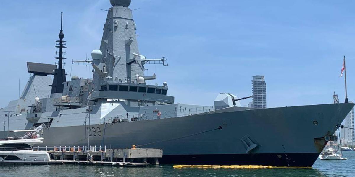 El barco de guerra m s poderoso del Armada Inglesa est de visita