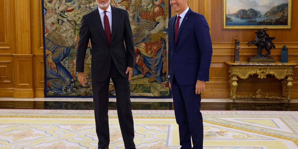 El Rey Felipe VI recibe al presidente del Gobierno español en funciones, Pedro Sánchez.