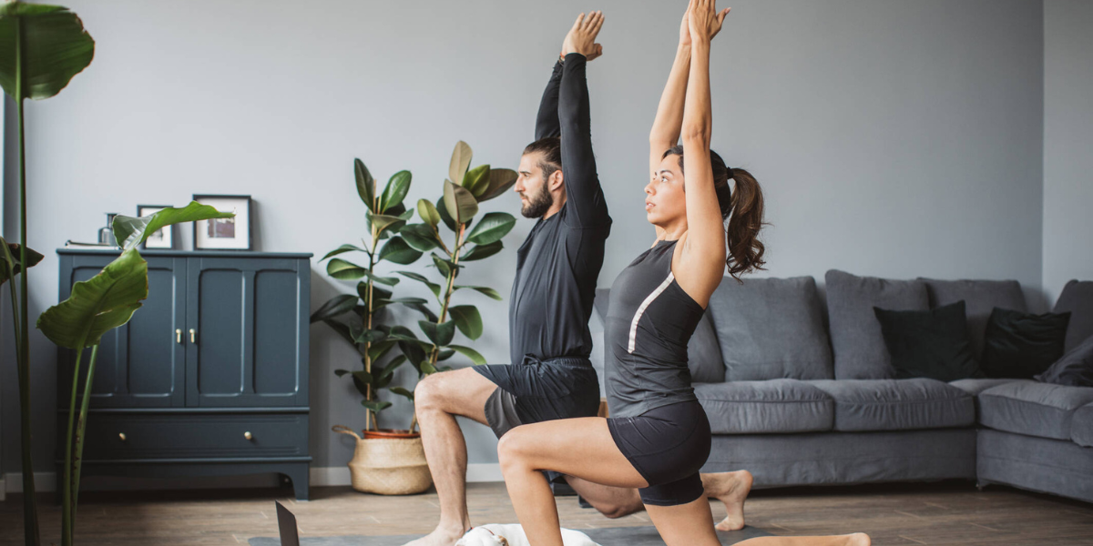 Yoga para hombres: por qué practicarlo, beneficios y consejos para  principiantes