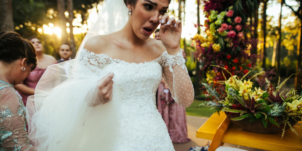 Mujer 'celebró' su boda días después de que su prometido muriera