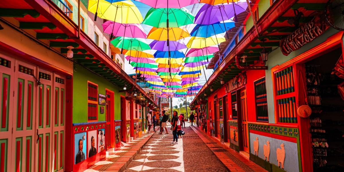 pueblo de guatape colombia