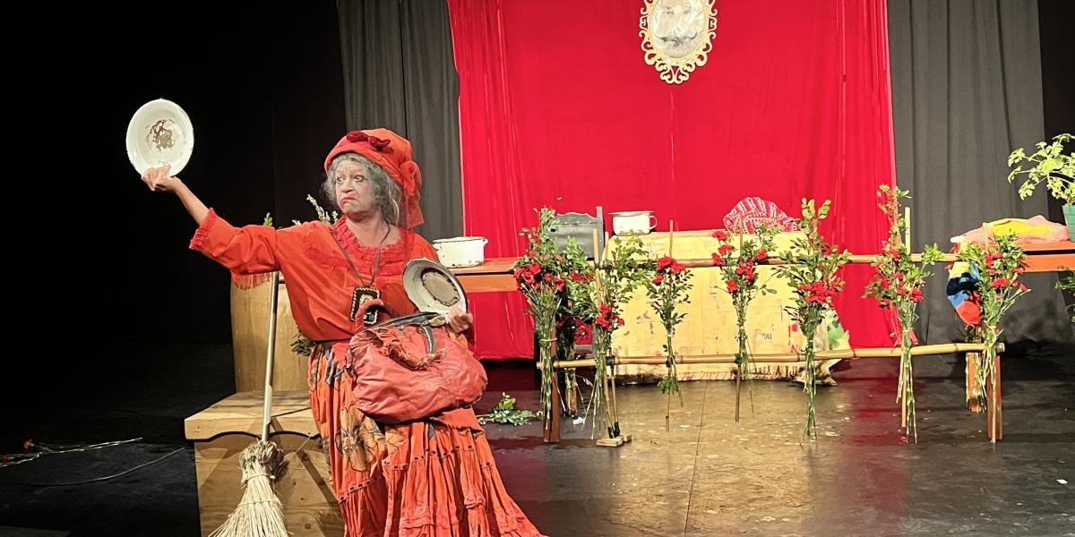 Delirios y Margarita', una obra de teatro presentada durante el Festa
