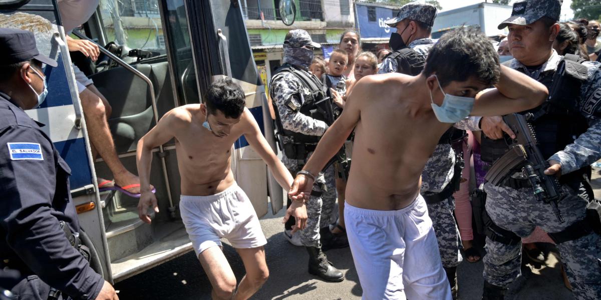 Nayib Bukele despliega miles de soldados y policías contra pandilleros en El Salvador