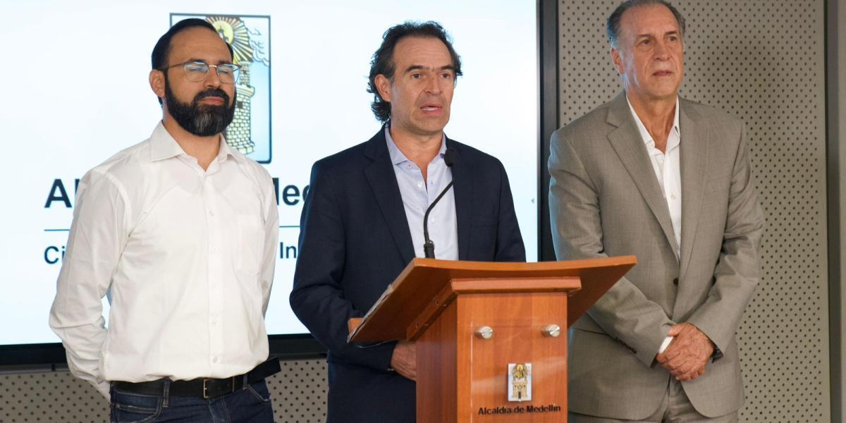 Federico Gutiérrez, Andrés Camacho y Jhon Maya