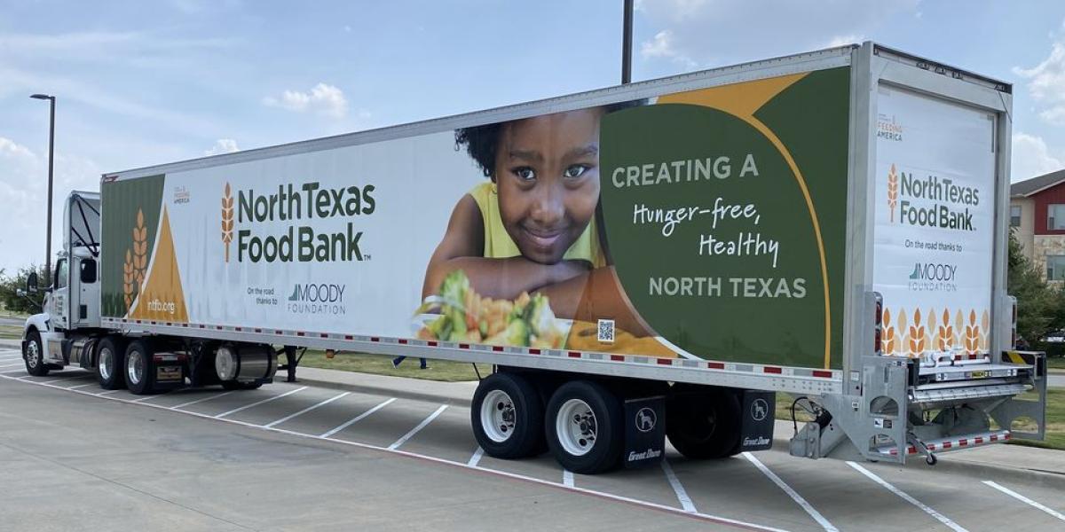 North Texas Food Bank es quien entrega los apoyos.