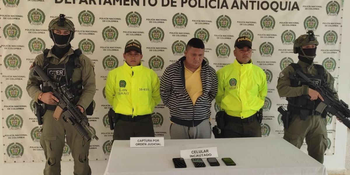 Policía De Colombia Capturan A Jefe Del Clan Del Golfo Hombre De