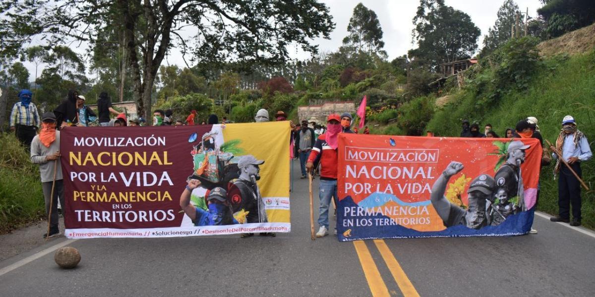Campesinos bloquean vía Panamericana exigiendo no más desplazamiento