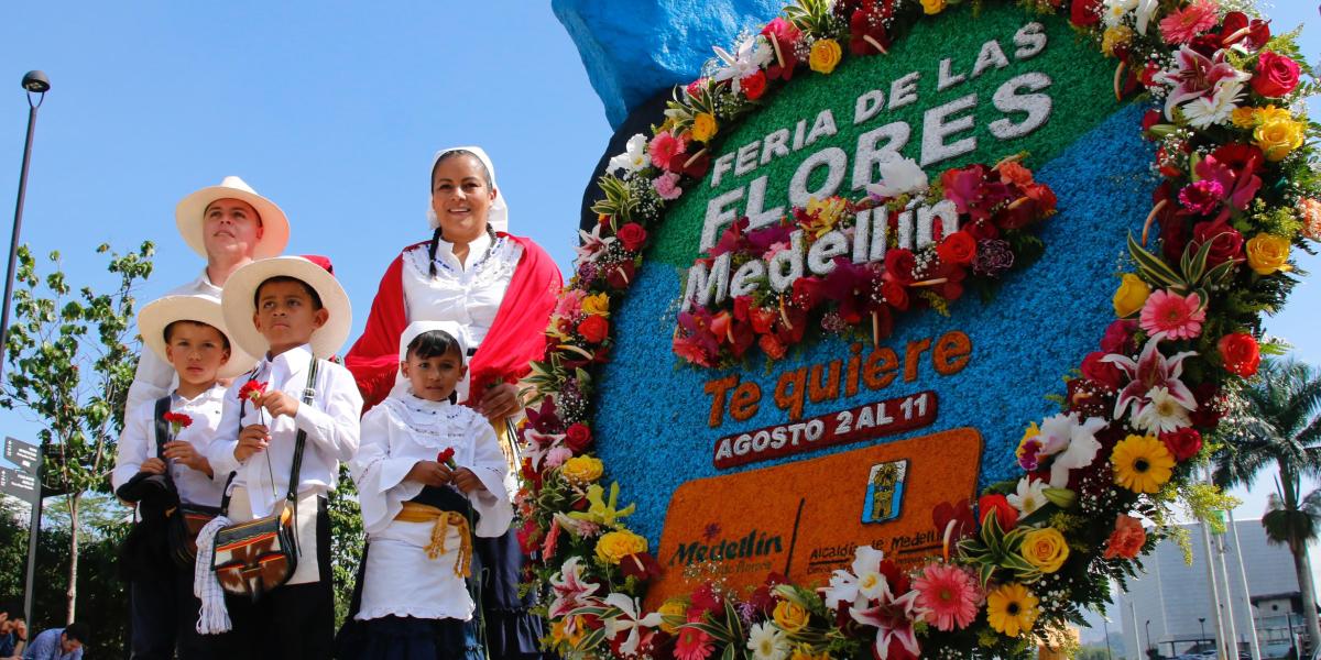 JACQUEMUS Le Chiquito Sac Daim Bleu Bébé