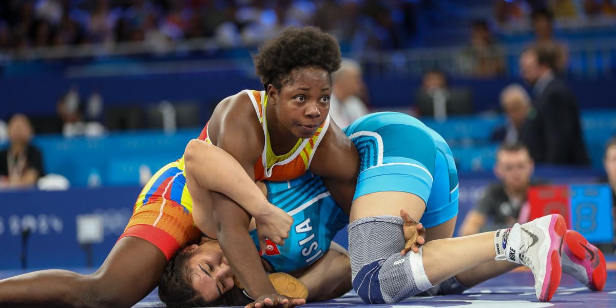 Tatiana Rentería asegura semifinal de la lucha en Juegos Olímpicos 2024, pero no medalla