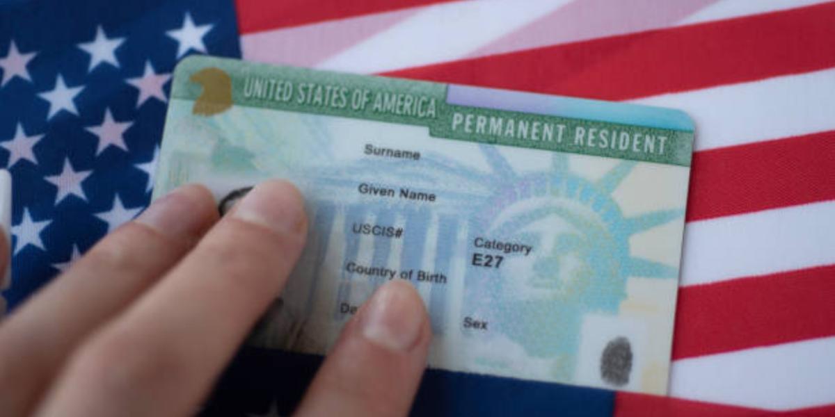 Uscis recordó a solicitantes de green card que deben completar rápido