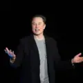 Elon Musk dijo que Twitter violó los términos del acuerdo de compra al no entregar información detallada sobre los bots.