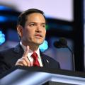 El senador de Florida Marco Rubio habla durante el segundo día de la Convención Nacional Republicana de 2024 en el Foro Fiserv en Milwaukee, Wisconsin, el 16 de julio de 2024.