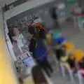 Una profesora de Caxias do Sul, Brasil, golpeó a un niño de 4 años con una pila de libros en un colegio privado.