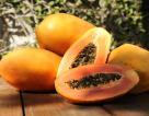 La papaya ha destacado por su capacidad para reducir el colesterol y la presión arterial.