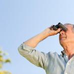 Cerca del amanecer y con binoculares es el mejor momento