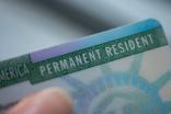 La residencia permanente en Estados Unidos se debe renovar cada 10 años.
