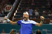 El búlgaro Grigor Dimitrov celebra tras derrotar al español Carlos Alcaraz en Miami Open.