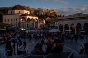 Turismo ha impulsado las economías de Grecia y otros países del sur de Europa. La Plaza Monastiraki en Atenas.