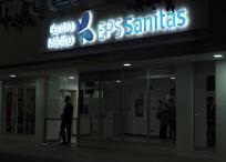 Fachadas de las sedes de Sánitas EPS en Bogotá