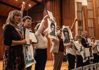 El 17 de abril de 2024 la Universidad Nacional otorgó un grado honorífico a los familiares de ocho estudiantes desaparecidos en el caso conocido como Colectivo 82.