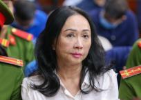 Truong My Lan, presidenta de Van Thinh Phat Holdings, durante su juicio en el Tribunal Popular de la ciudad de Ho Chi Minh, Vietnam.
