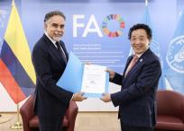 Armando Benedetti presentó cartas credenciales como embajador de Colombia en la FAO.