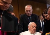 El alcalde de Cali, Alejandro Eder, con el Papa Francisco, en El Vaticano.