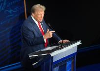 Donald Trump en el debate en Filadelfia.