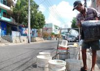 En Santa Marta, muchos barrios sufren por la ausencia del agua.
