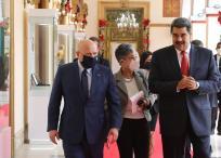 Karim Khan junto a Nicolás Maduro durante su visita en Caracas.