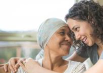 BBC Mundo: Paciente de cáncer con su hija