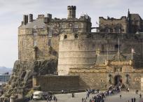 El Castillo de Edimburgo, en Escocia, es una de las principales atracciones turísticas de este país.