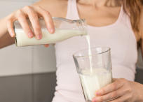 La leche puede tener incluso más propiedades que las bebidas hidratantes.