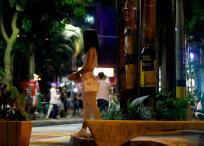 El aumento del turismo en Medellín dejó a la capital antioqueña como la segunda ciudad del país donde más extranjeros llegaron en 2022 y desnudó la compleja problemática de la explotación sexual de niños, niñas y adolescentes en apartamentos y fincas de recreo de la ciudad y sus alrededores.