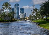 Dubai, el centro financiero de Oriente Medio, quedó paralizado por las lluvias torrenciales que provocaron inundaciones en los Emiratos Árabes Unidos.