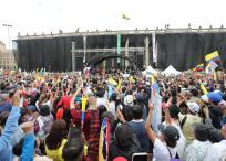 Bogota Mayo 1 de 2024. El presidente Gustavo Petro salió porla CRA 7 con calle 19 hasta la plaza de Bolívar a pie, Movilizaciones durante la conmemoración del Día Internacional del Trabajo se calcula 55 mil personas. Foto: Milton Diaz / El Tiempo