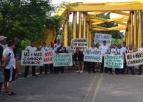 El puente del corregimiento de Rio Fríoha sido tomado por los manifestantes.