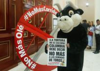 Manifestación contra las corridas de toros en el Congreso